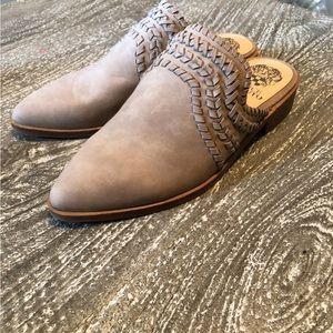 Vince Camuto Flats size 6.5 NWT